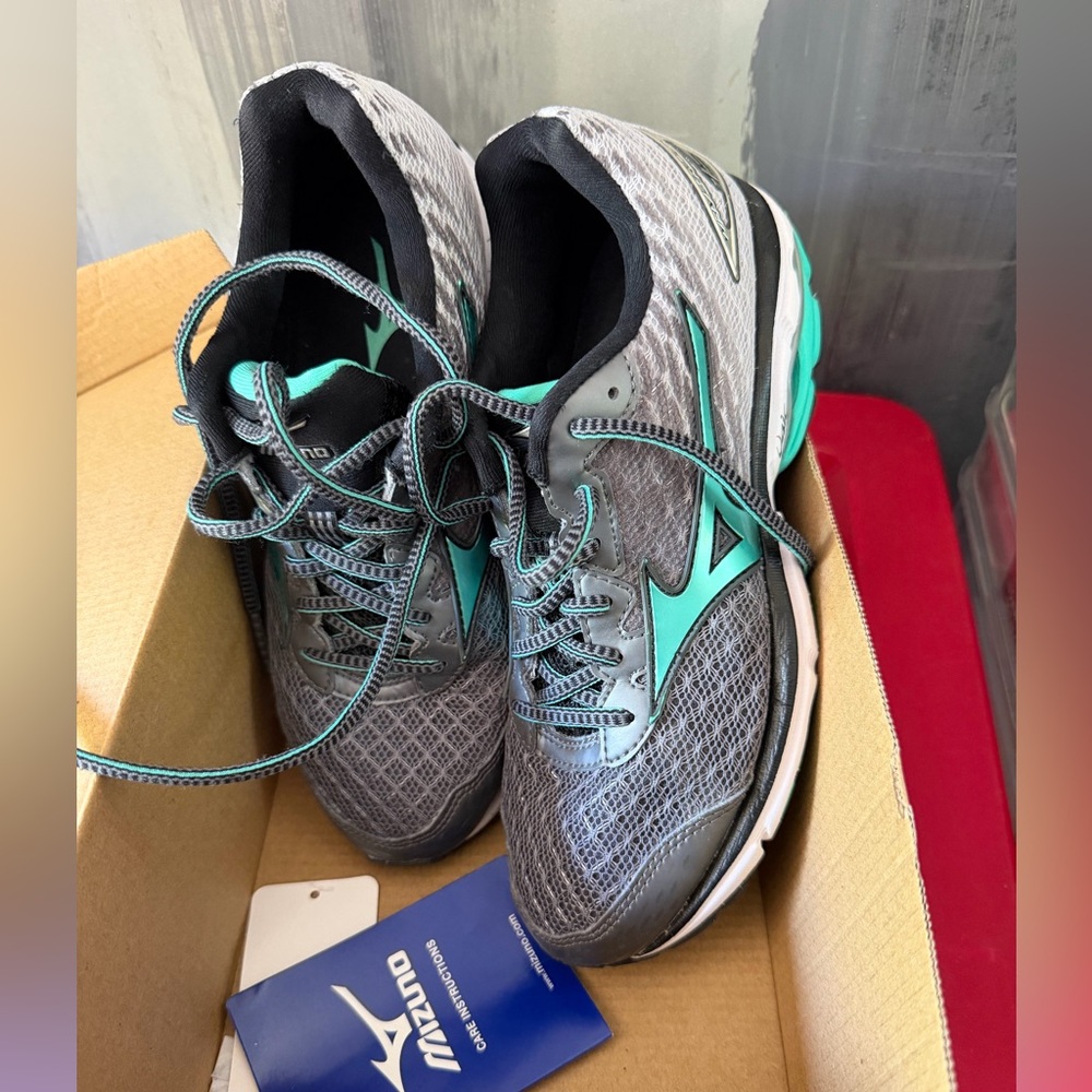 Izumi Wave Rider19 women’s 7.5